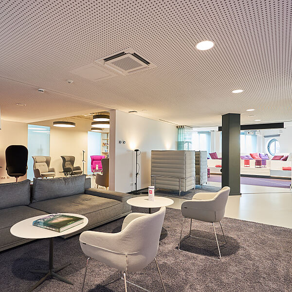 First Choice Business Center – Lounge