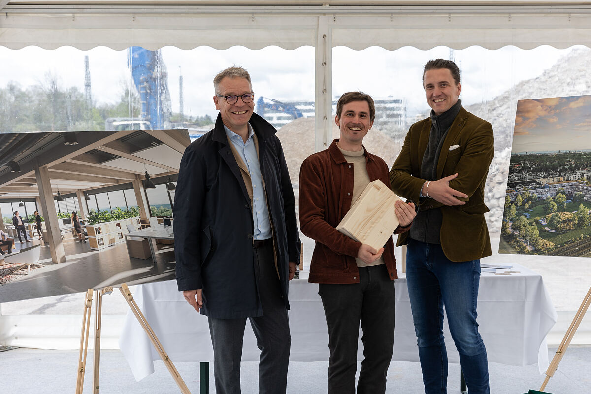 von links: Dieter Schmahel, ARE Austrian Real Estate, Markus Pflanz und Bastian Bördner, UBM Development AG